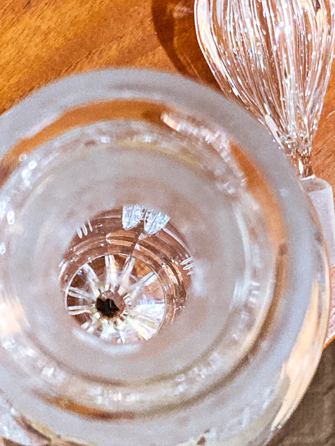 Vintage Clear Glass Etched Details Sculptural Stopper Decanter Barware - Image 9