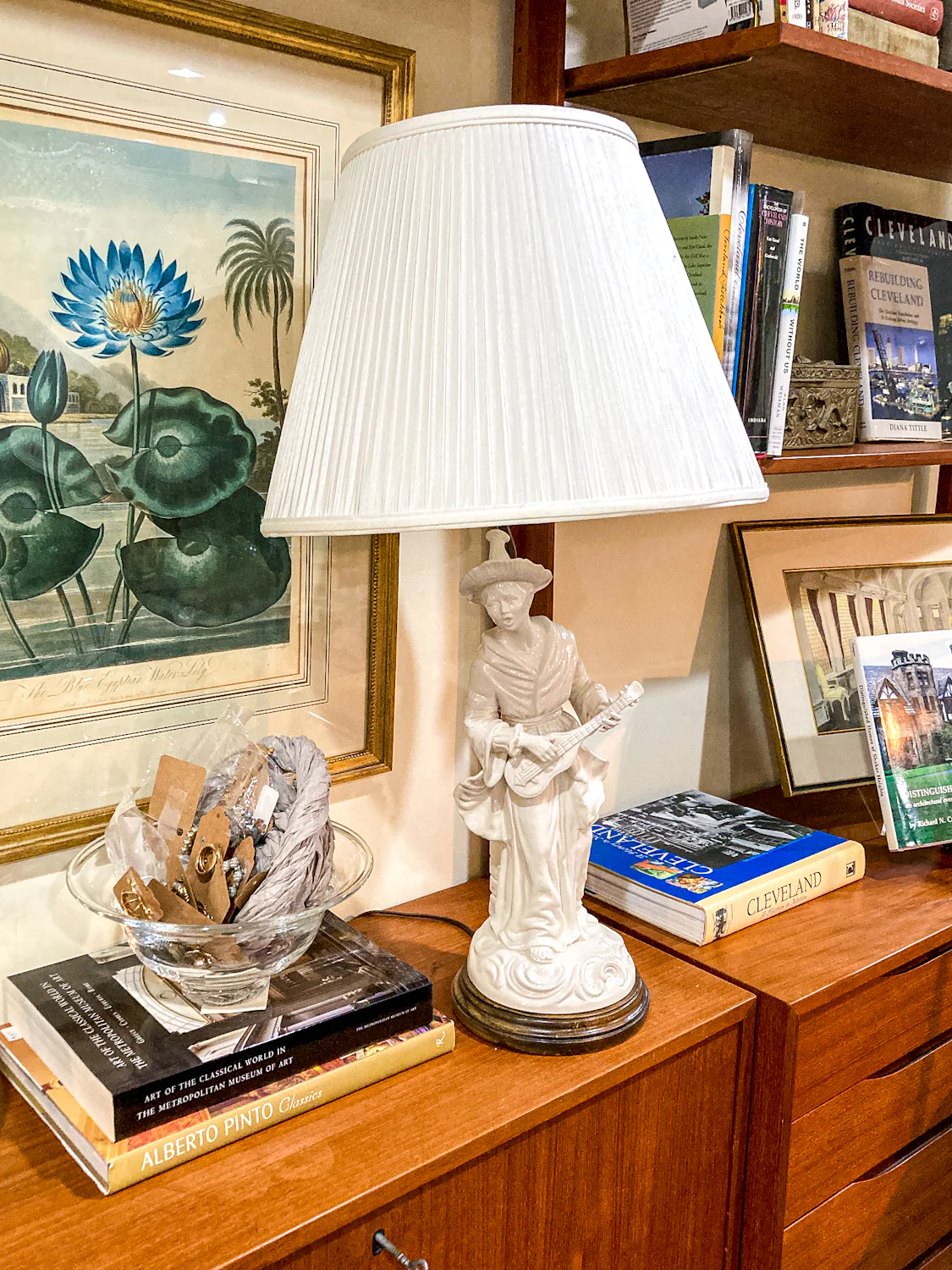 Vintage Frederick Cooper Blanc de Chine Ceramic Musician Figural Table Lamp - Image 4