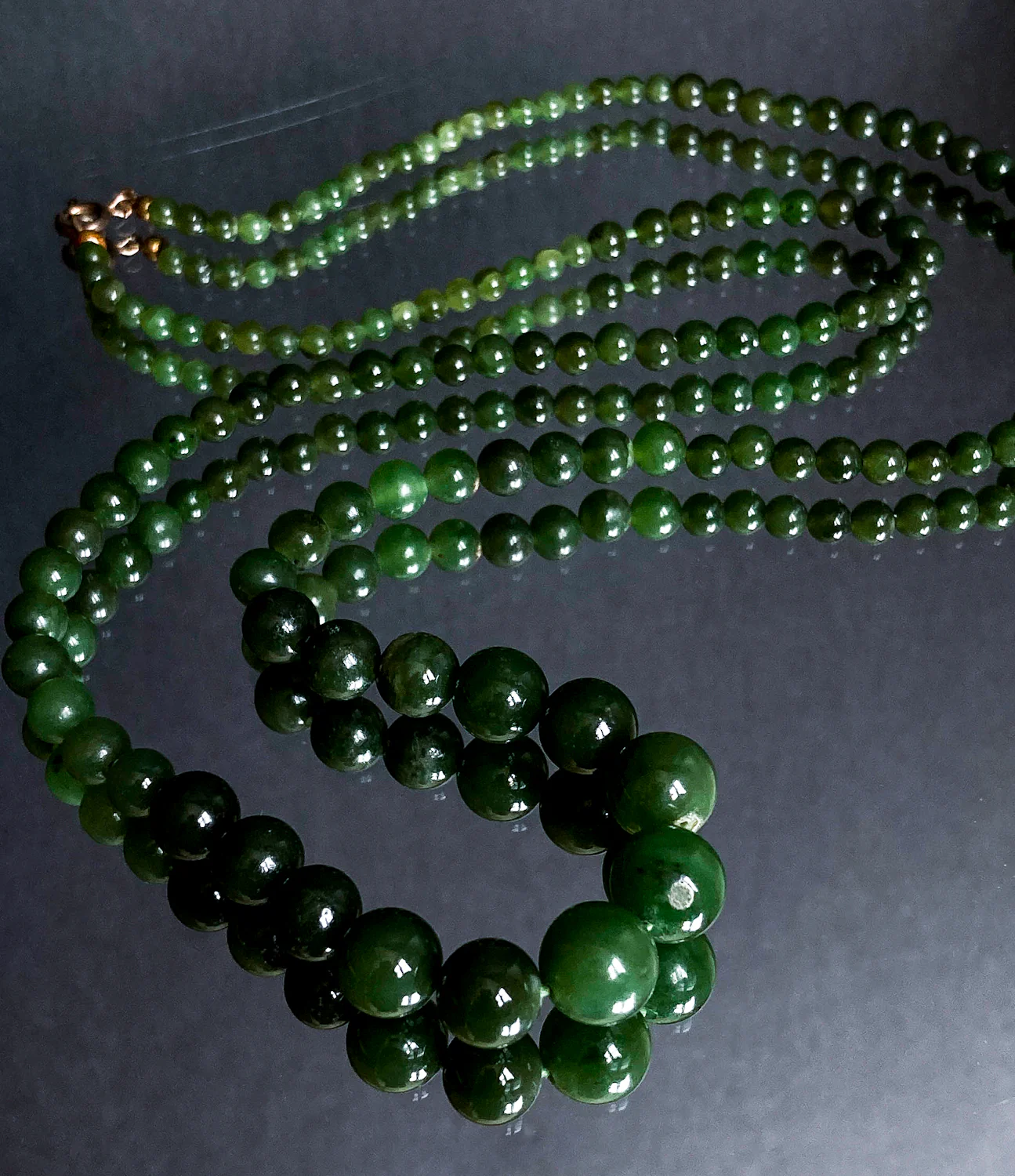 Vintage Graduated Green Nephrite Stone Bead Elongated Necklace - Image 7