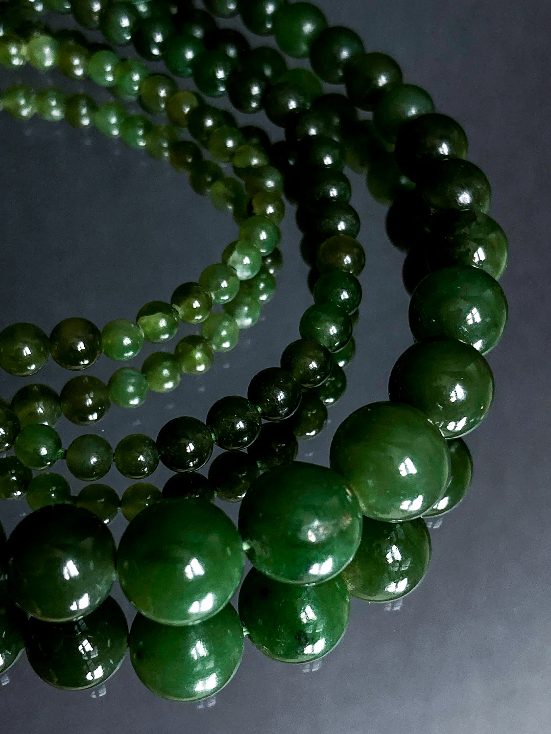 Vintage Graduated Green Nephrite Stone Bead Elongated Necklace - Image 8