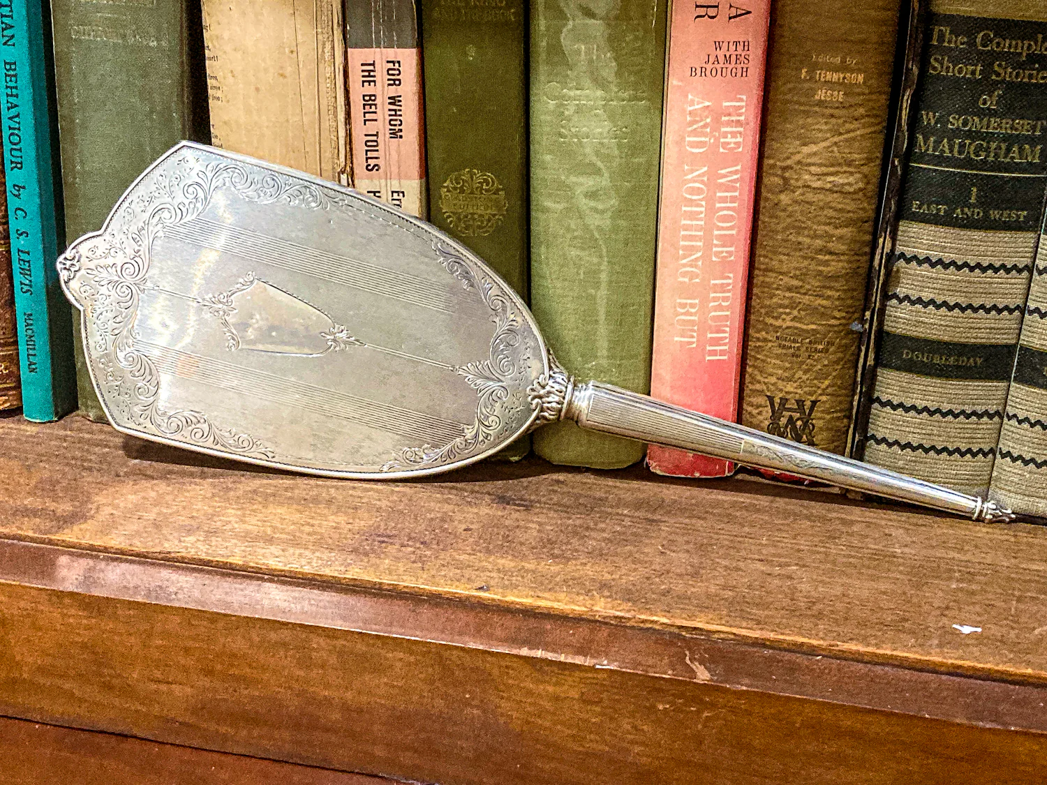 Vintage Engraved Sterling Silver Haddon Hall Elongated Vanity Hand Mirror - Image 4