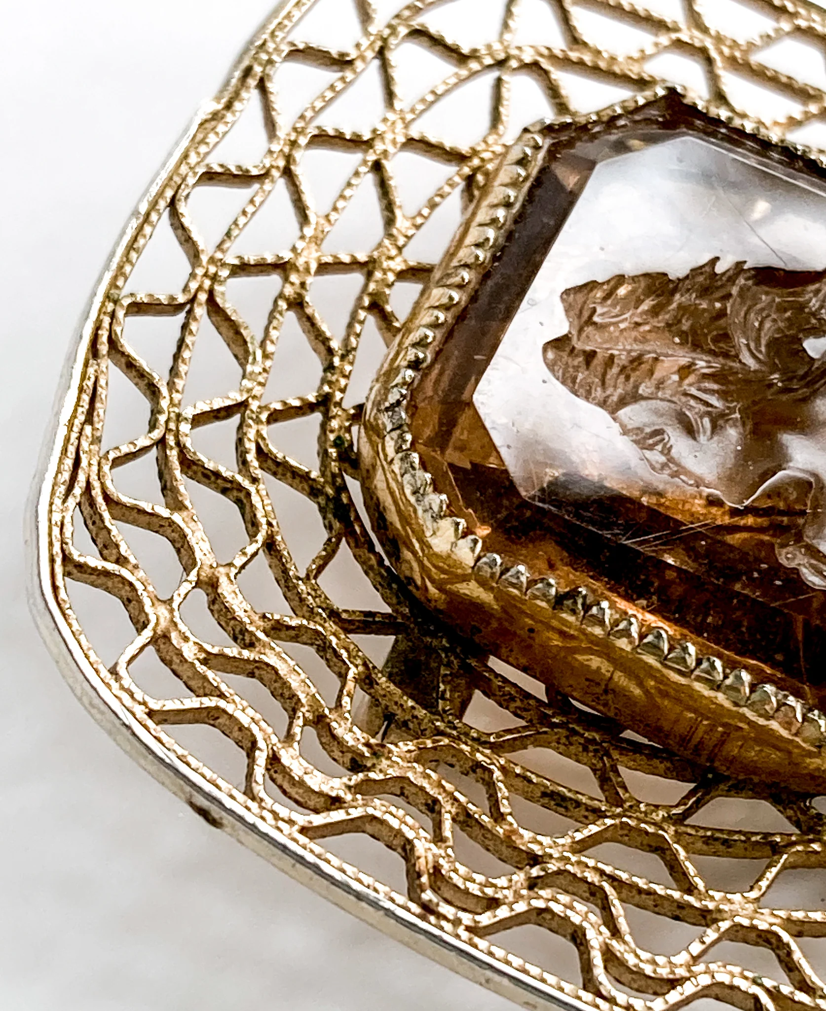 Vintage Topaz Glass Intaglio Relief Classic Cameo Gold Filigree Brooch Pin - Image 15