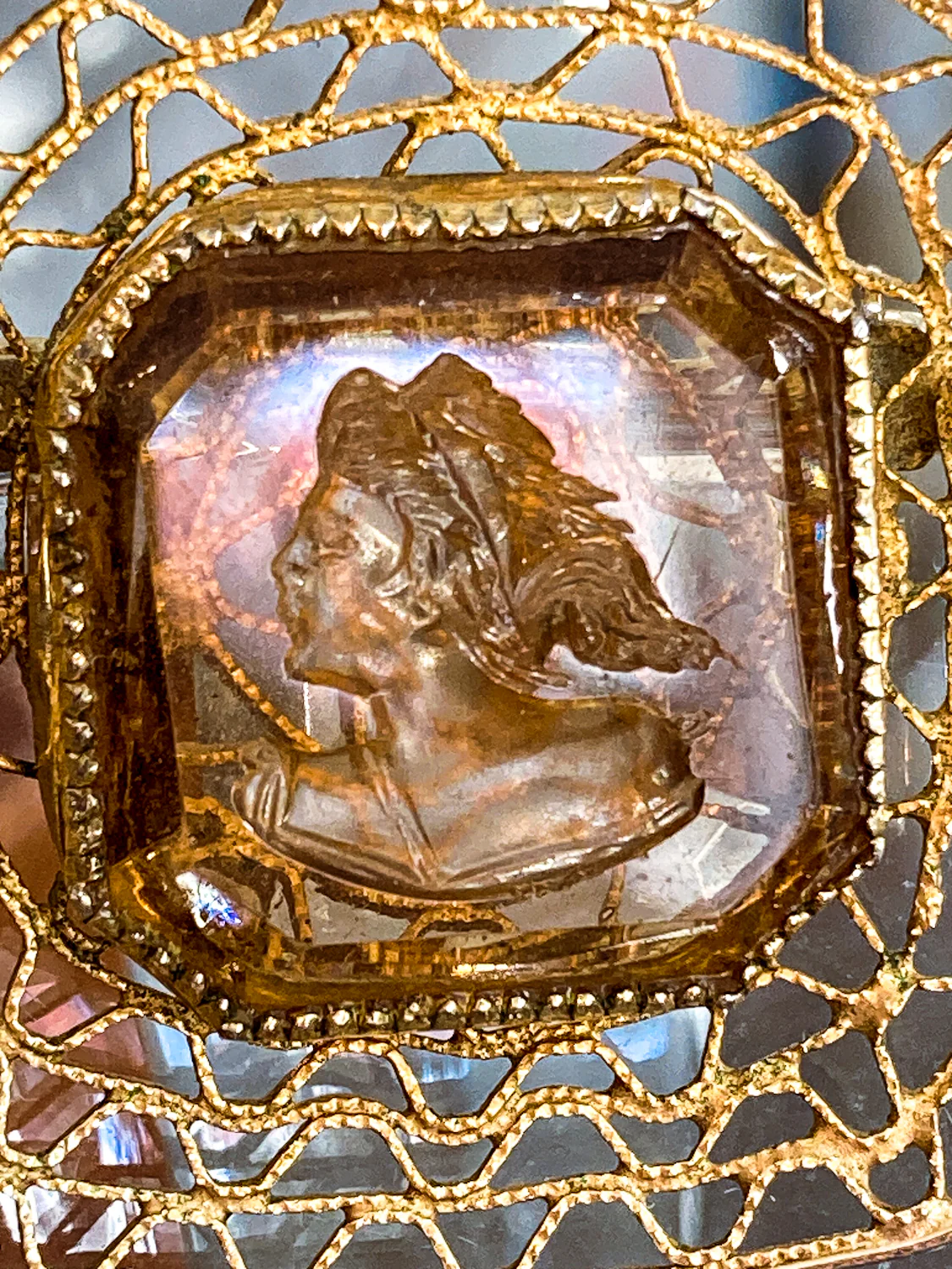Vintage Topaz Glass Intaglio Relief Classic Cameo Gold Filigree Brooch Pin - Image 7