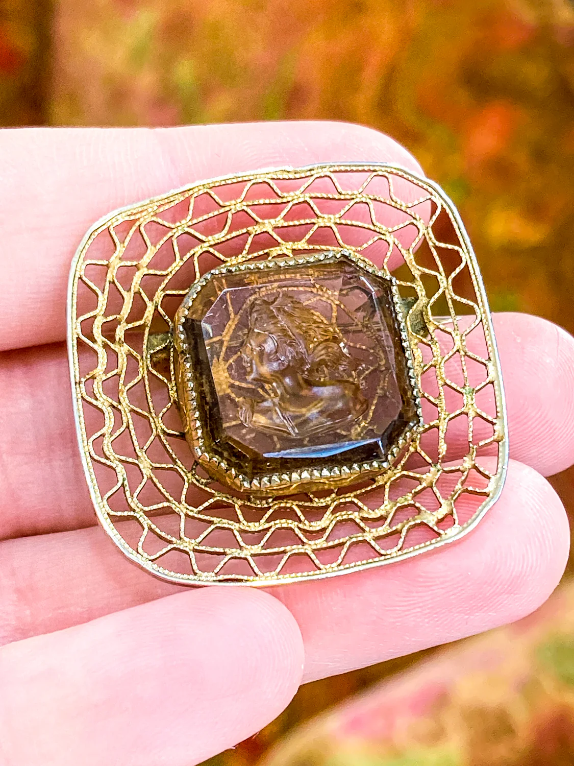 Vintage Topaz Glass Intaglio Relief Classic Cameo Gold Filigree Brooch Pin - Image 8