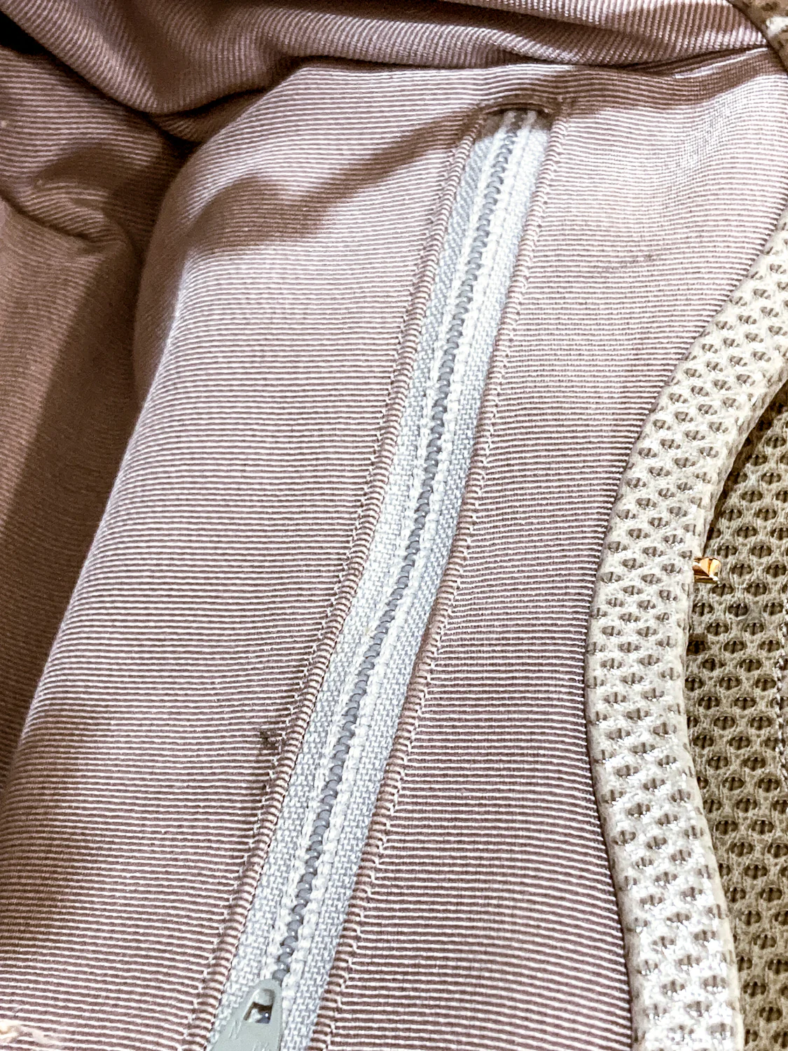 Vintage Judith Leiber Champagne Snakeskin Floral Clasp Crossbody Clutch Bag - Image 36