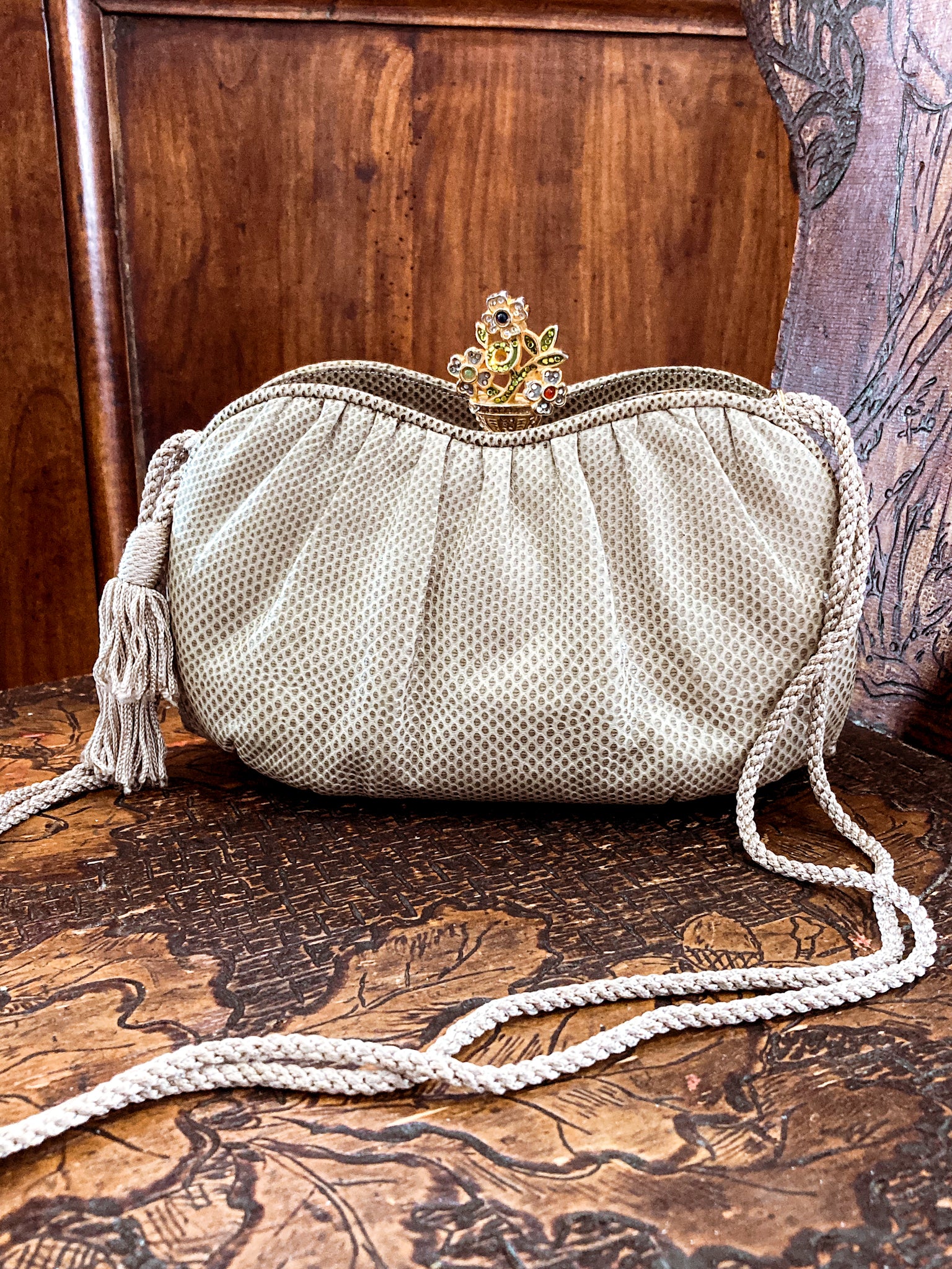 Vintage Judith Leiber Champagne Snakeskin Floral Clasp Crossbody Clutch Bag - Image 4