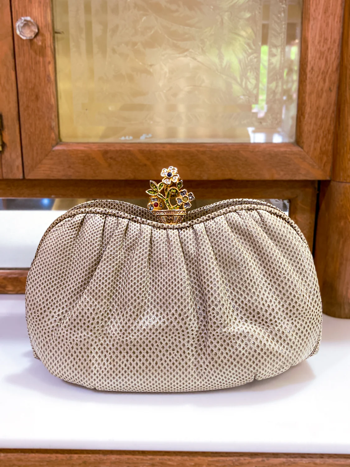 Vintage Judith Leiber Champagne Snakeskin Floral Clasp Crossbody Clutch Bag - Image 6