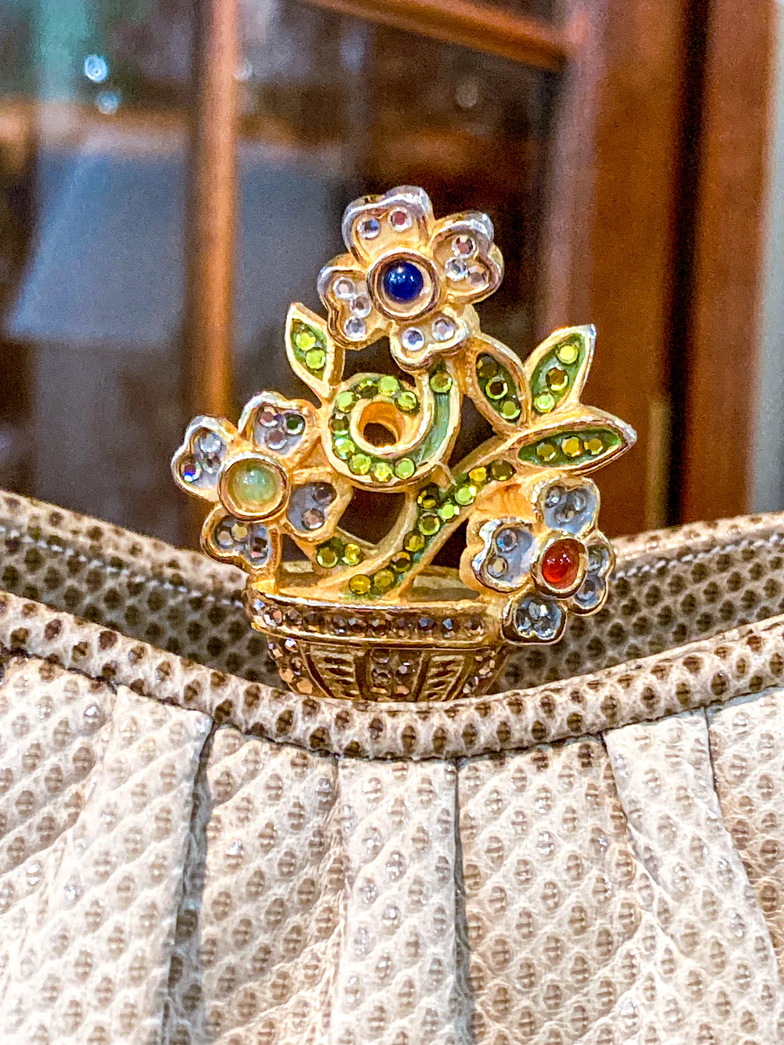 Vintage Judith Leiber Champagne Snakeskin Floral Clasp Crossbody Clutch Bag - Image 8