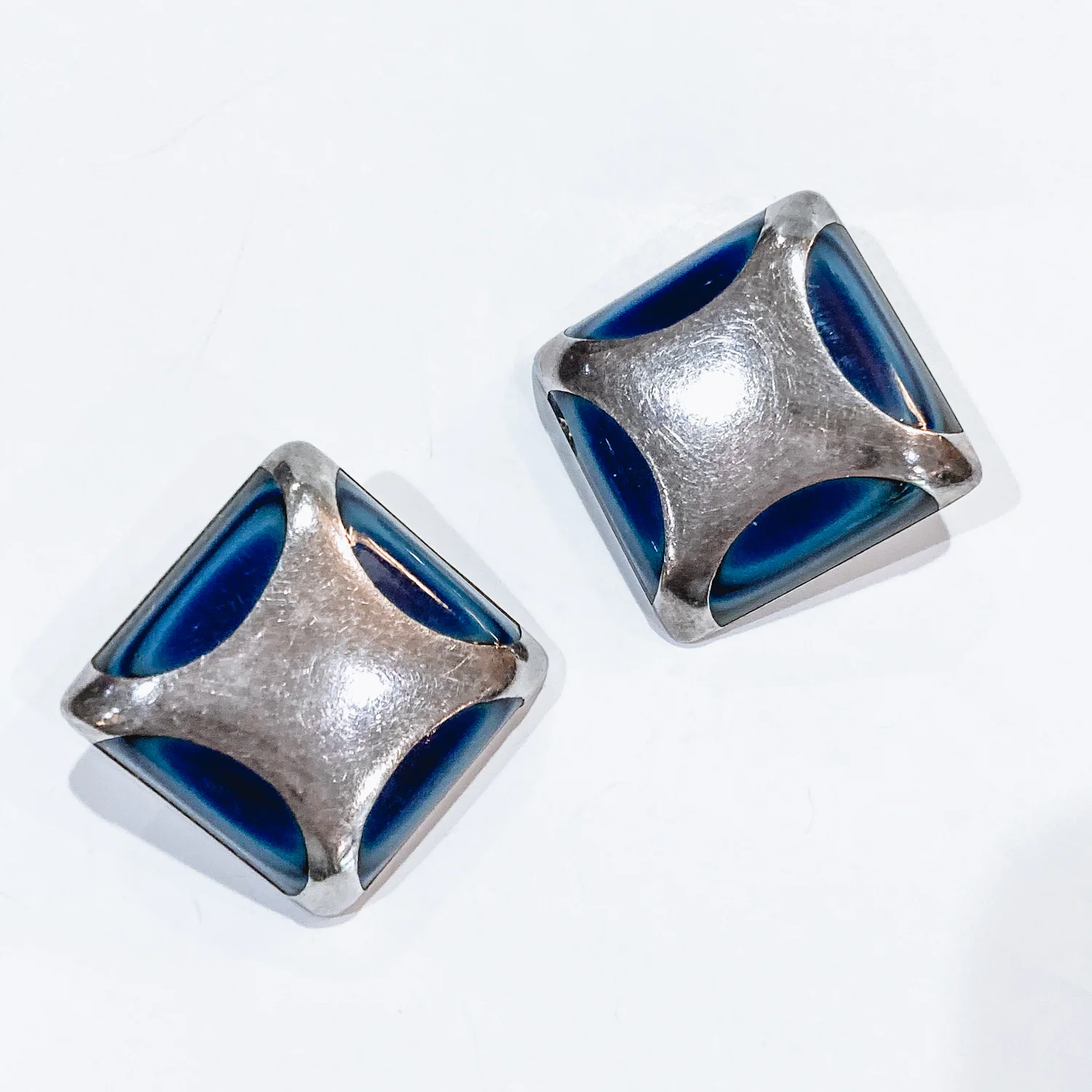 Vintage Mexico Sterling Silver Layered Blue Glass Geometric Clip On Earrings - Image 10