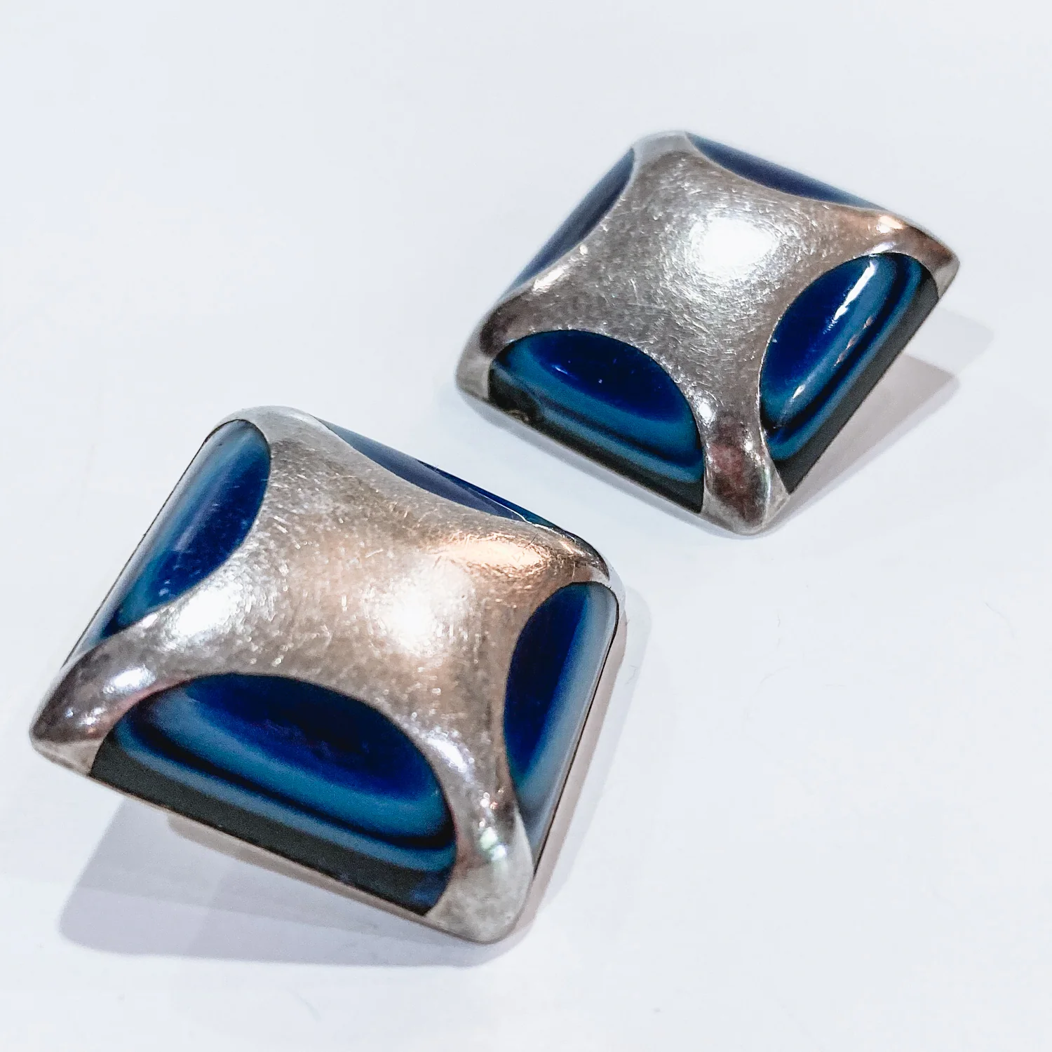 Vintage Mexico Sterling Silver Layered Blue Glass Geometric Clip On Earrings - Image 11
