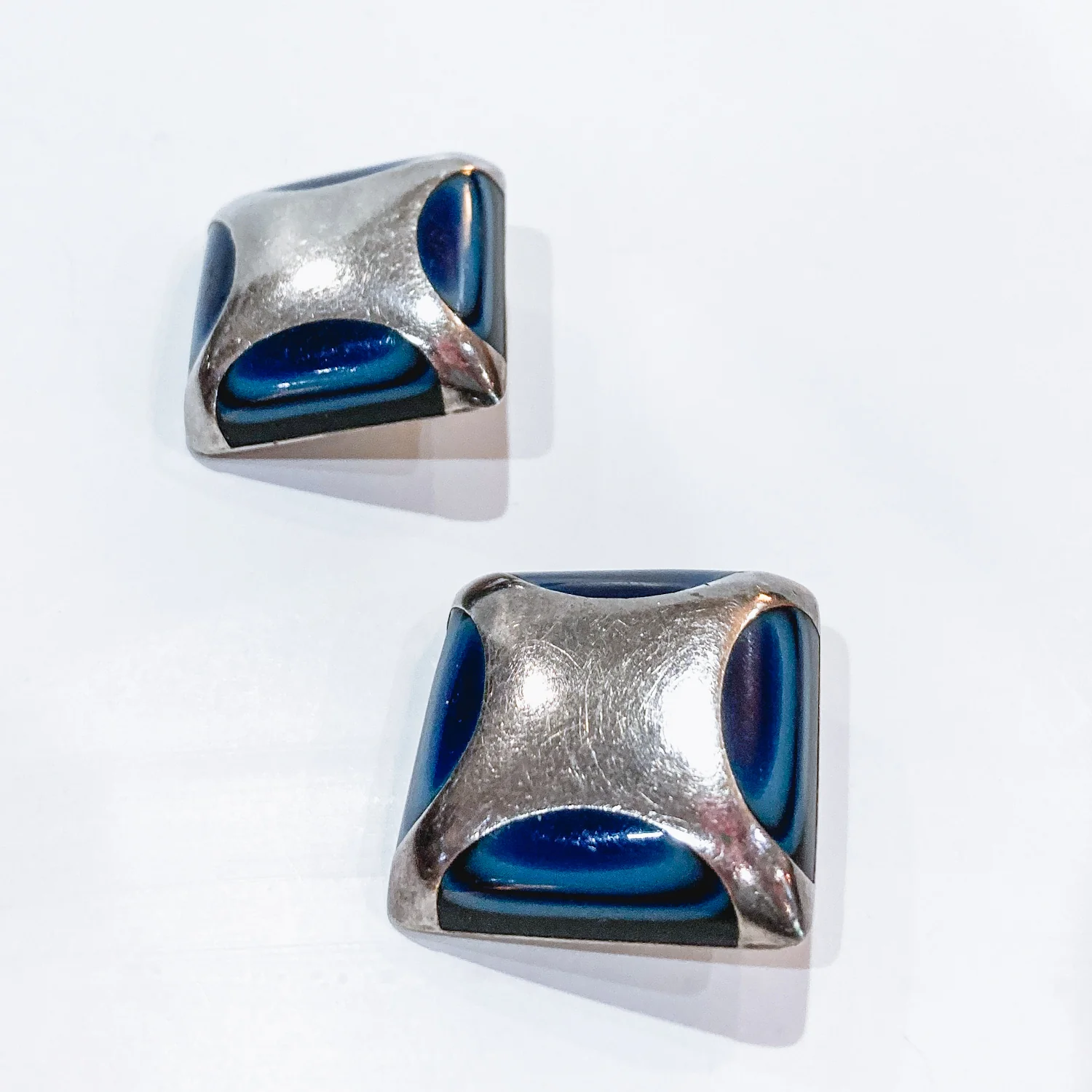 Vintage Mexico Sterling Silver Layered Blue Glass Geometric Clip On Earrings - Image 14