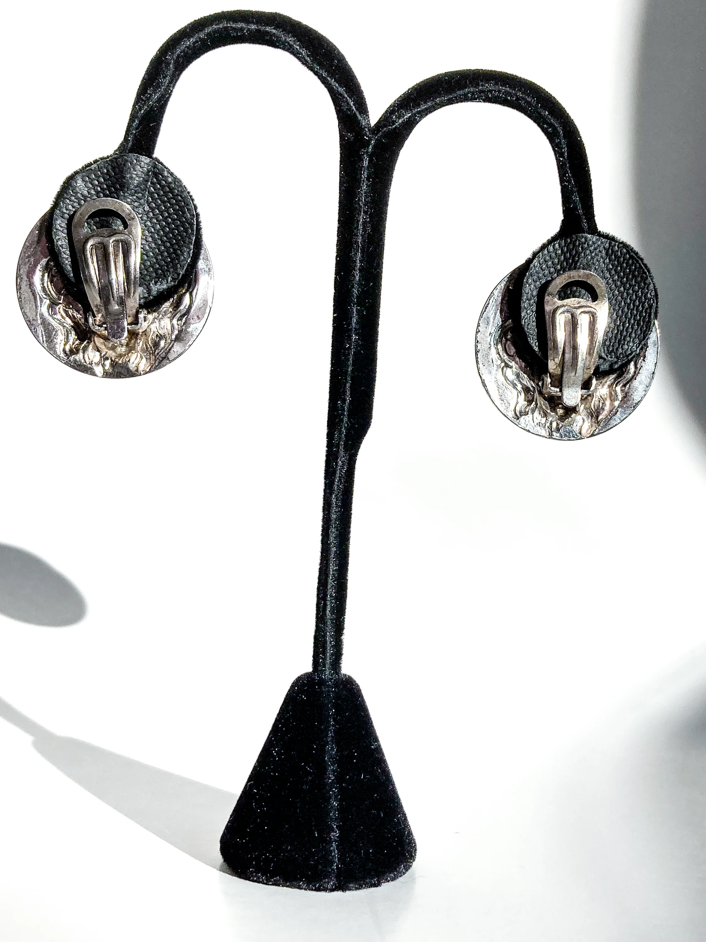 Vintage Particolari Italian Silver Toned Lion Head Clip On Earrings - Image 13