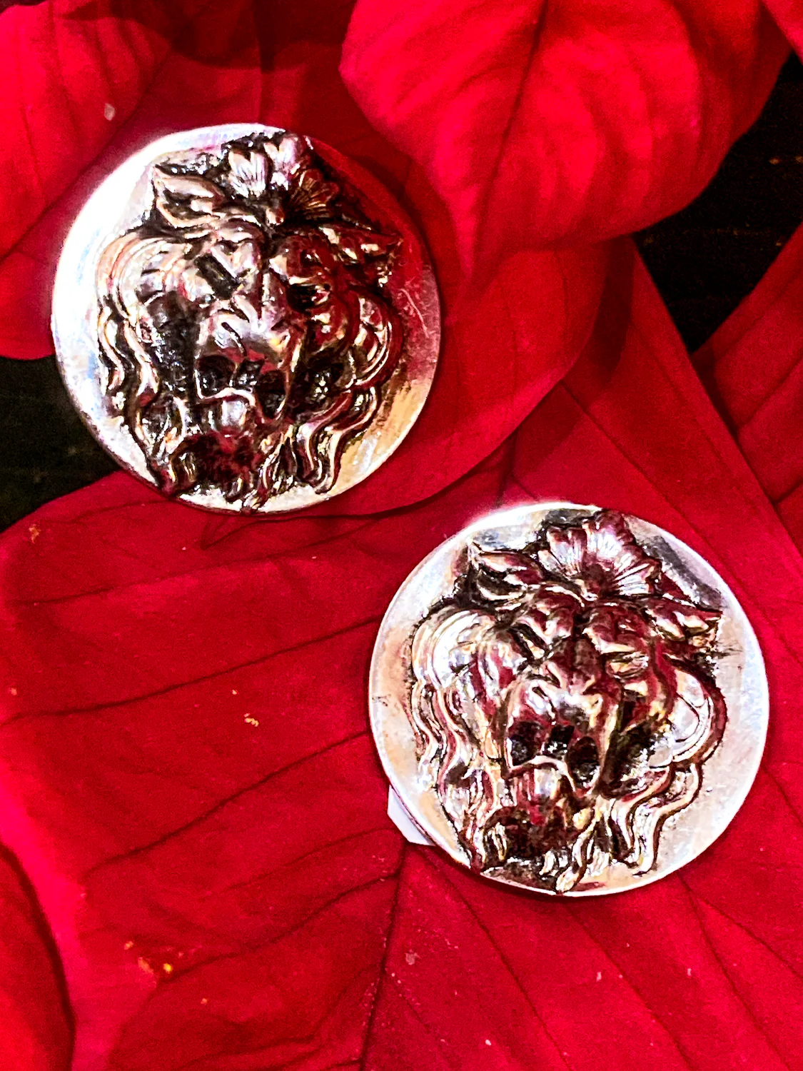 Vintage Particolari Italian Silver Toned Lion Head Clip On Earrings - Image 4