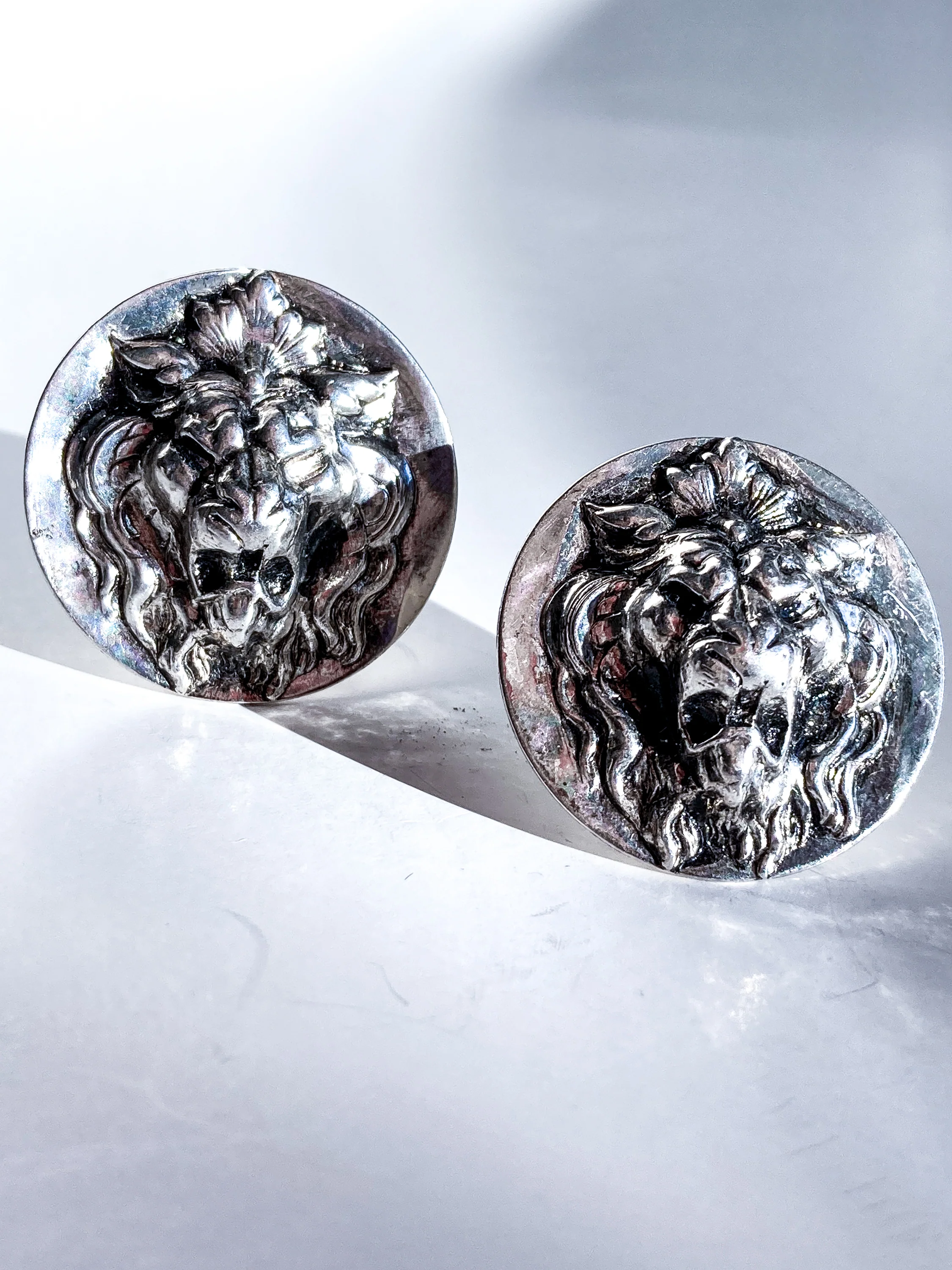 Vintage Particolari Italian Silver Toned Lion Head Clip On Earrings - Image 7