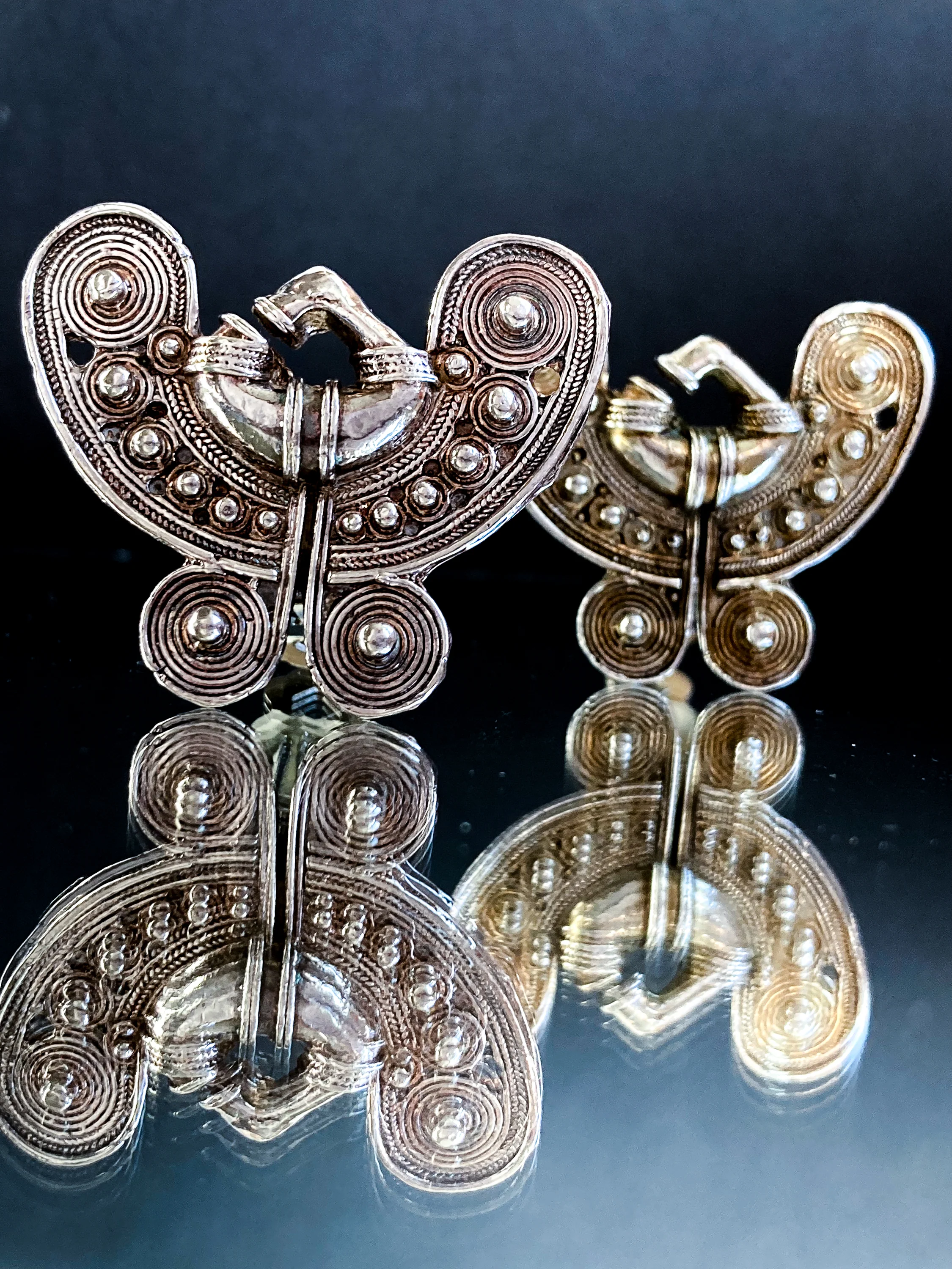 Vintage Pre-Columbian Style Silver Toned Geometric Clip On Earrings - Image 3