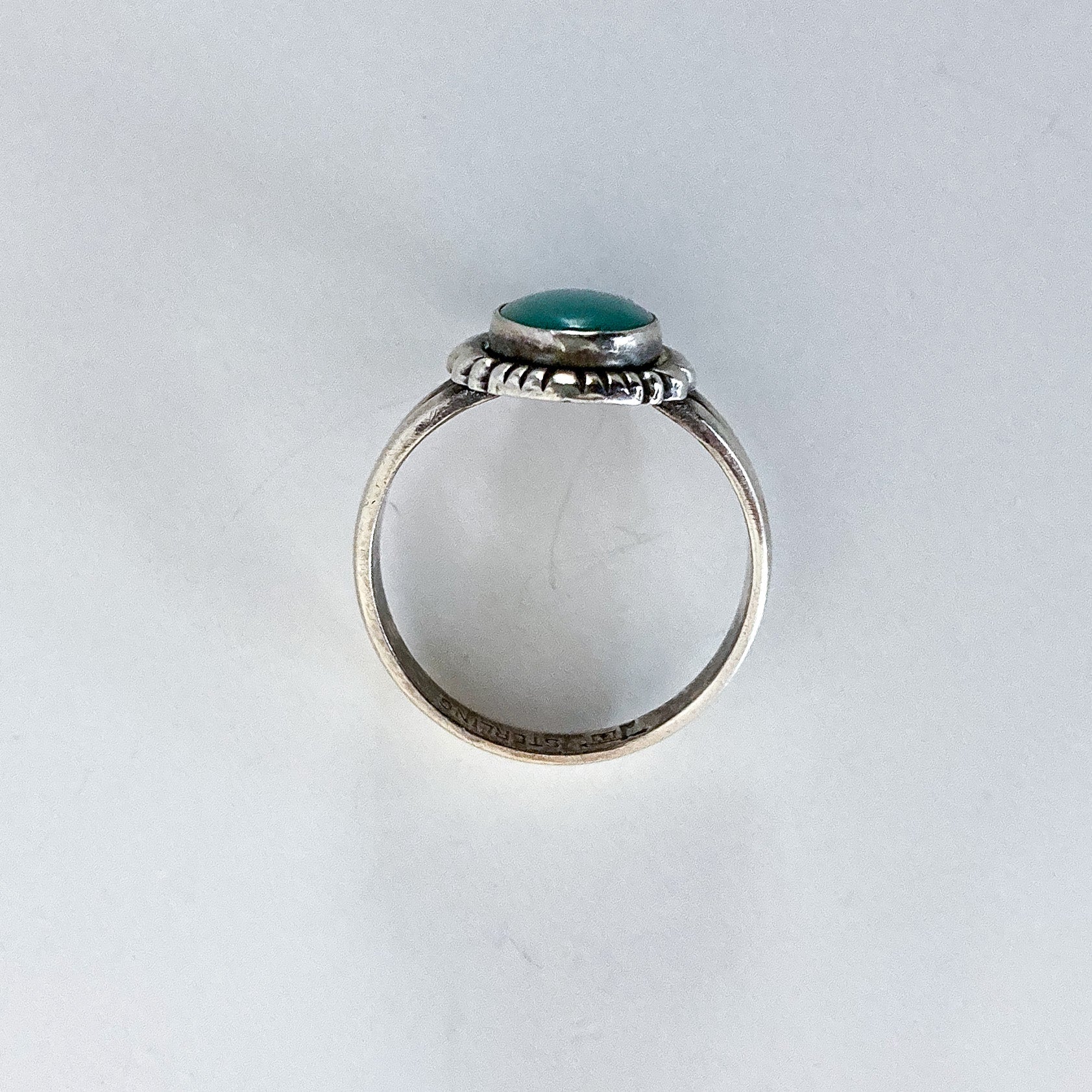 Vintage Scalloped Sterling Silver Aqua Agate Oval Stone Artsy Ring - Image 5