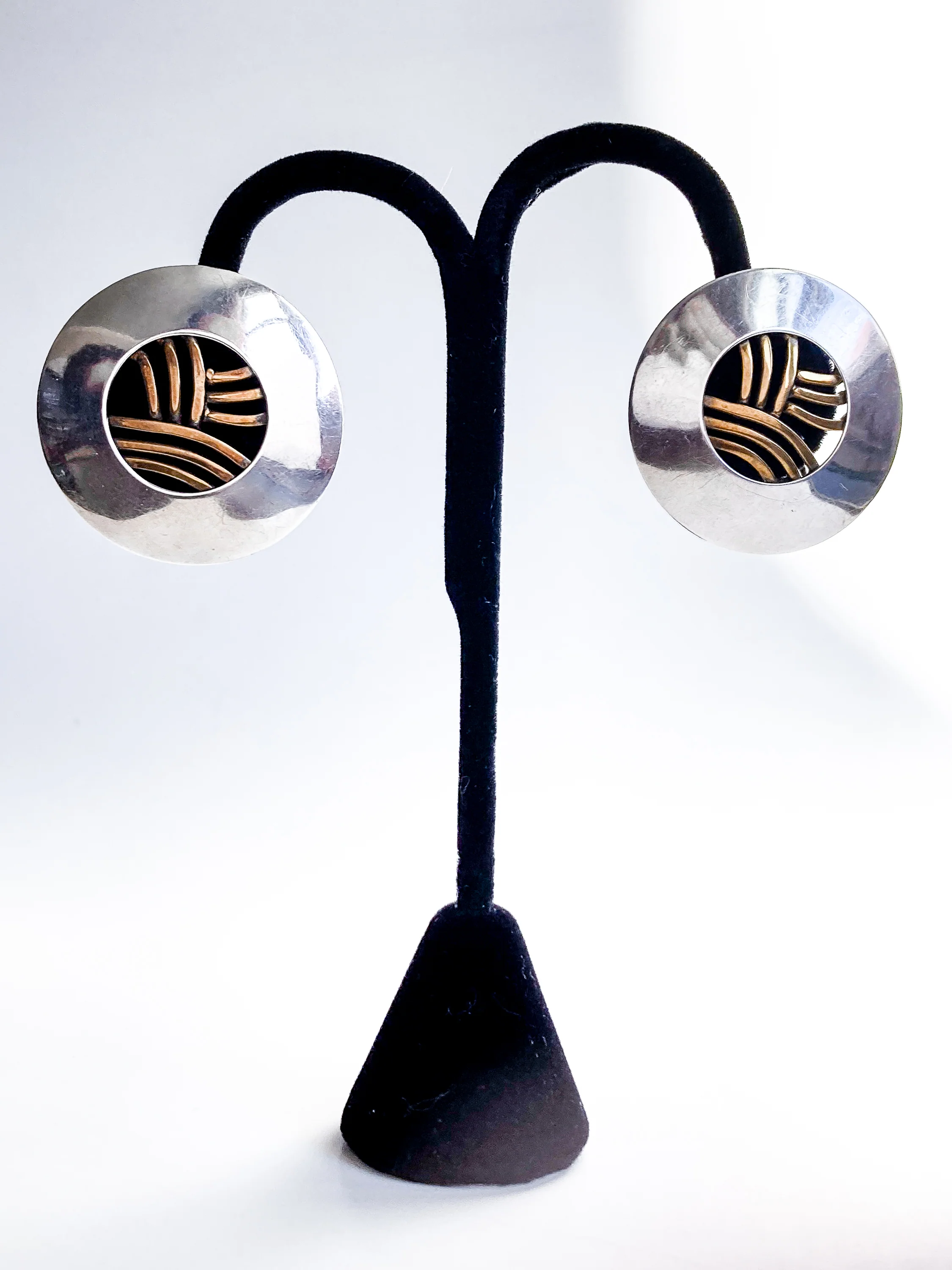 Vintage Sterling Silver Bronze Openwork Contrast Disc Clip On Earrings - Image 10