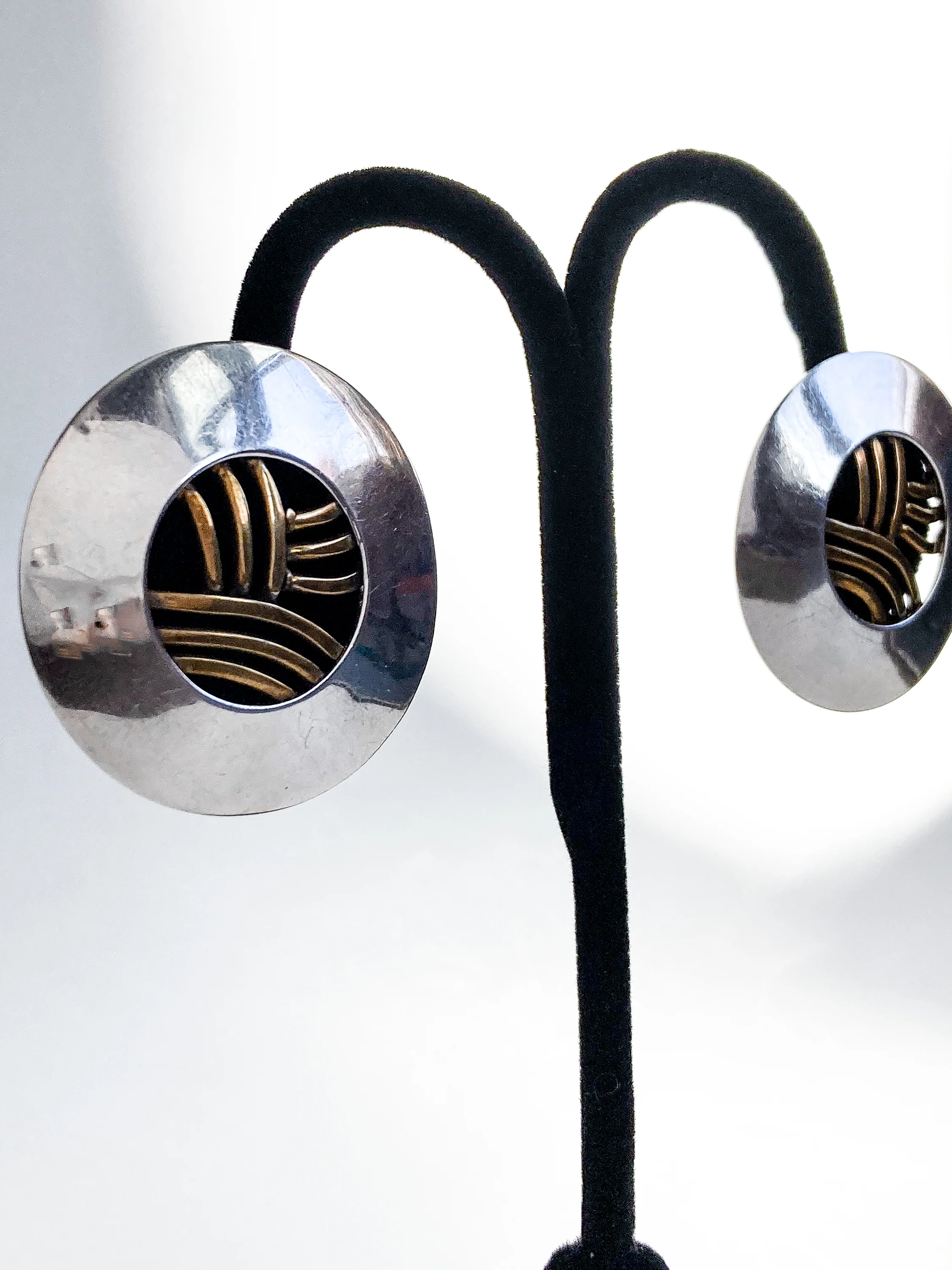 Vintage Sterling Silver Bronze Openwork Contrast Disc Clip On Earrings - Image 14