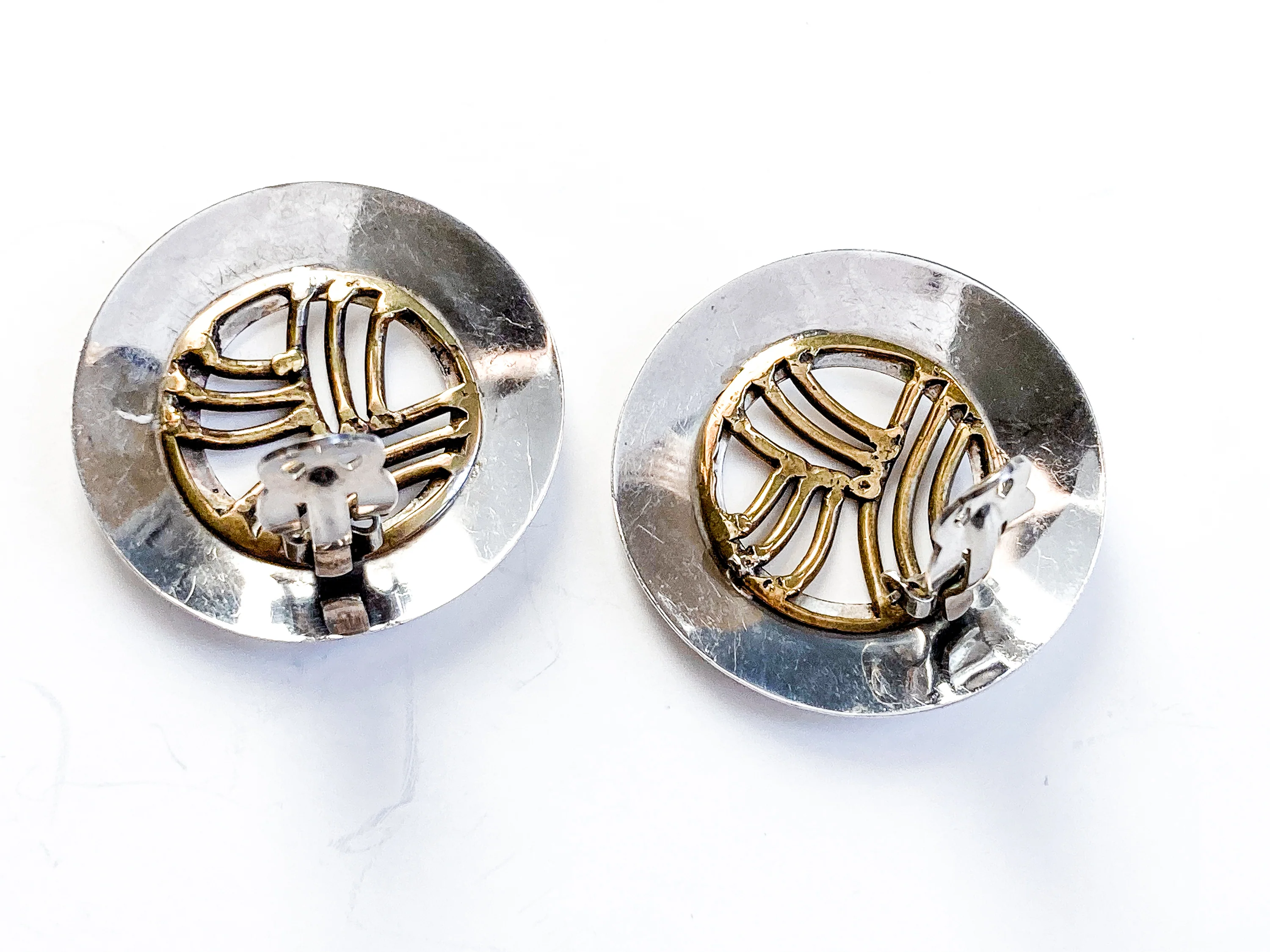 Vintage Sterling Silver Bronze Openwork Contrast Disc Clip On Earrings - Image 16